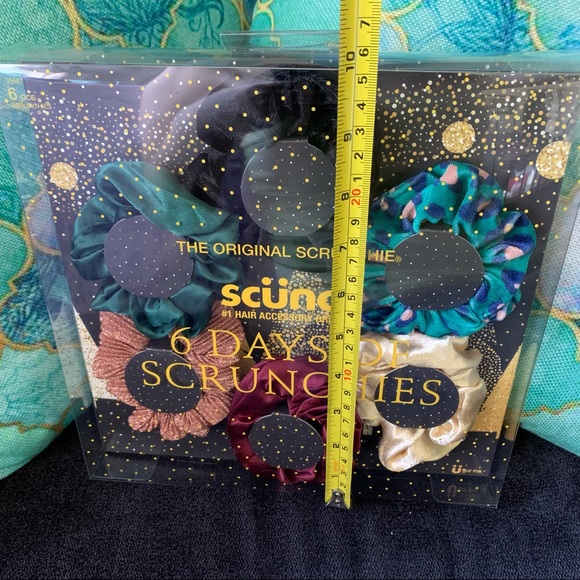 Pack Scunci Scrunchies 6 Trendy Styles New - Picture 8 of 9